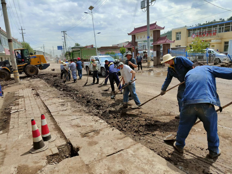 情系家鄉(xiāng)為人民 抗洪救災(zāi)勇?lián)?dāng)&mdash;&mdash;物產(chǎn)工投公司黨員干部、團(tuán)員青年奔赴災(zāi)區(qū)第一線搶險救災(zāi)